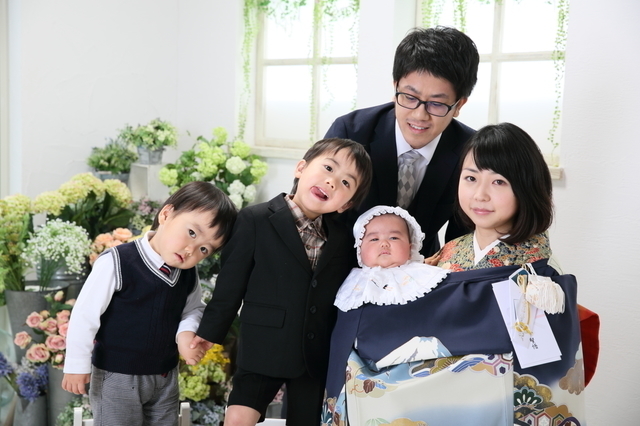 お宮参りの家族,愛知県,神社,お宮参り
