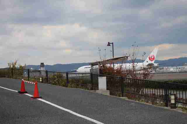 丘の上駐車場から見える飛行機,伊丹スカイパーク,飛行機,子連れ