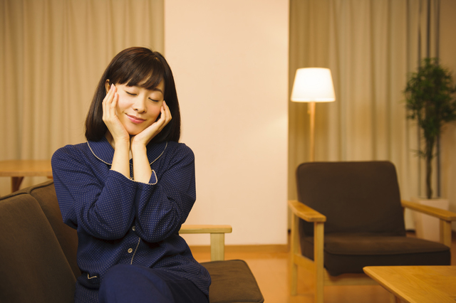 パジャマを着た女性,出産祝い,ママ,