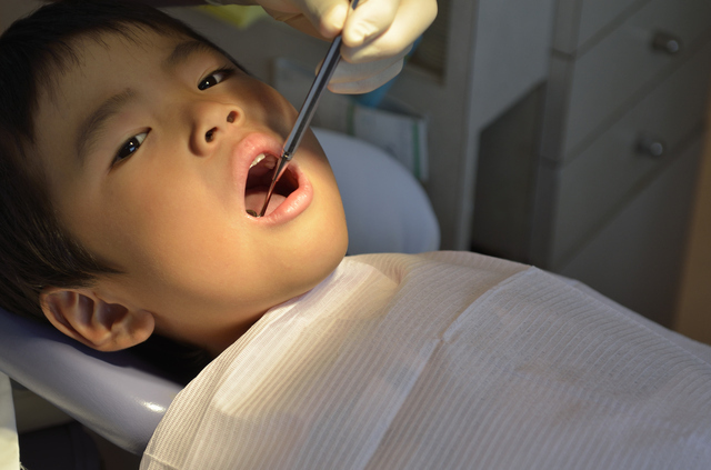 歯医者にいる男の子,乳歯,保存,ケース