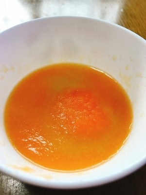 ハンドブレンダーで離乳食 野菜スープ,離乳食,にんじん,