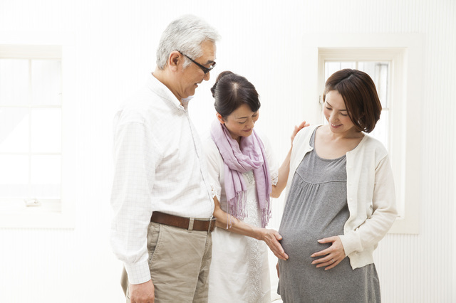 里帰り出産の妊婦,妊娠,伝え方,