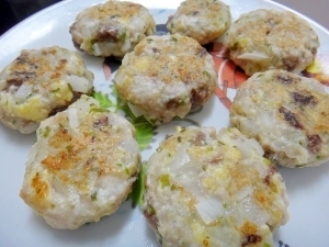 離乳食後期～＊手づかみできる＊豆腐入りブリバーグ♪ レシピ・作り方,離乳食,ぶり,