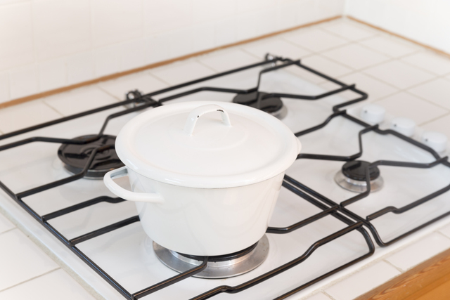 鍋で加熱している,長芋,離乳食,