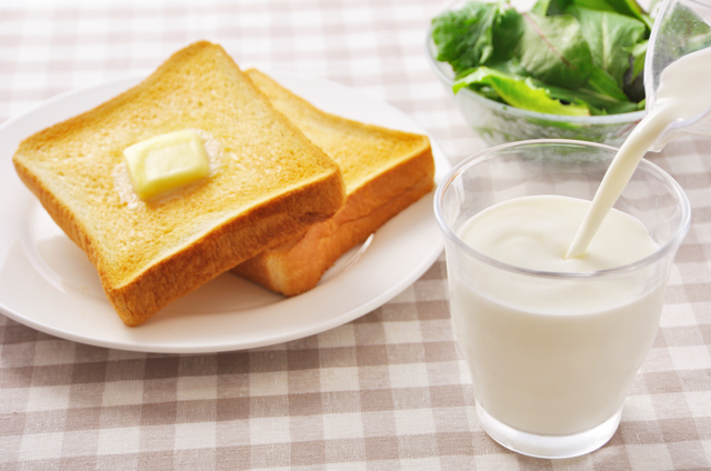 パンと牛乳と野菜,離乳食,食パン,