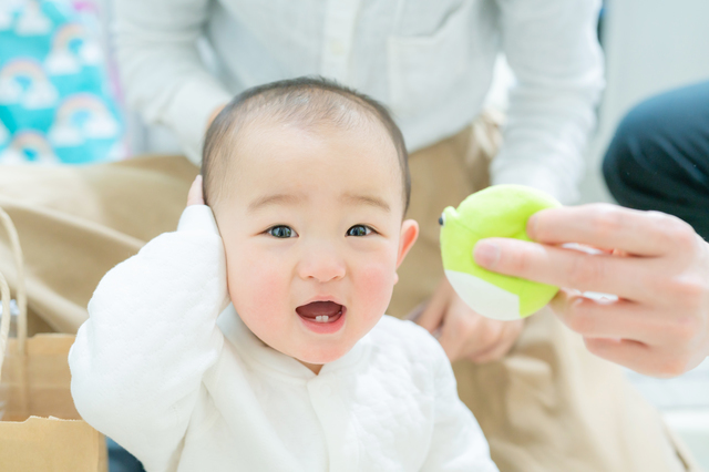 笑う赤ちゃん,人見知り,いつから,