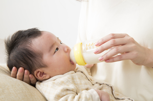 授乳クッションでミルク,授乳クッション,選び方,使い方