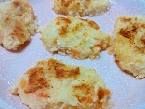 離乳食後期。じゃがいもとにんじんとお麩のお焼き,離乳食,麩,
