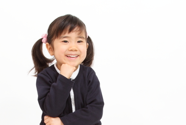 カーディガンを着た女の子,キッズ,アウター,