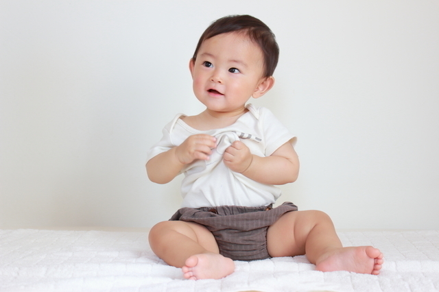ブルマをはく赤ちゃん,ロンパース,赤ちゃん,着せ方