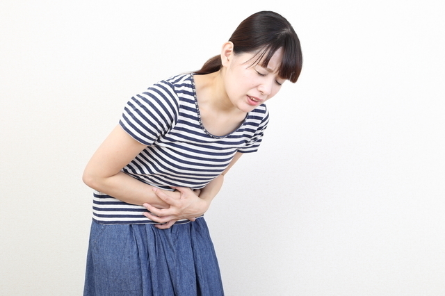 腹痛の女性,妊娠初期,症状,腹痛