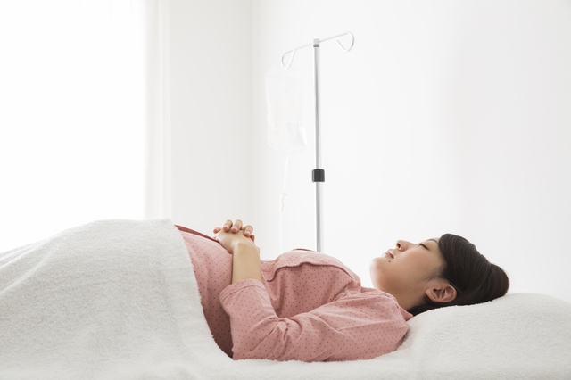 入院する妊婦,27週,胎児,