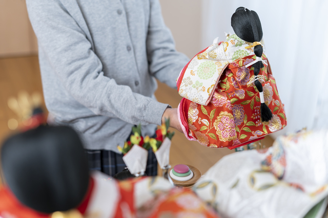お雛様の飾りつけ,お雛様,