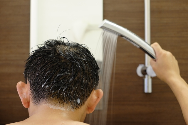 シャンプーすすぐ,頭,臭い,