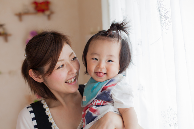 ヘアゴムで髪を結んだ子ども,赤ちゃん,ヘアゴム,