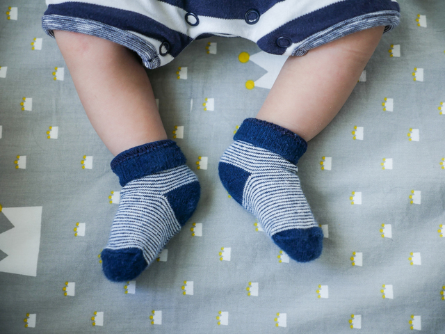 赤ちゃんの足と靴下,赤ちゃん,靴下,サイズ