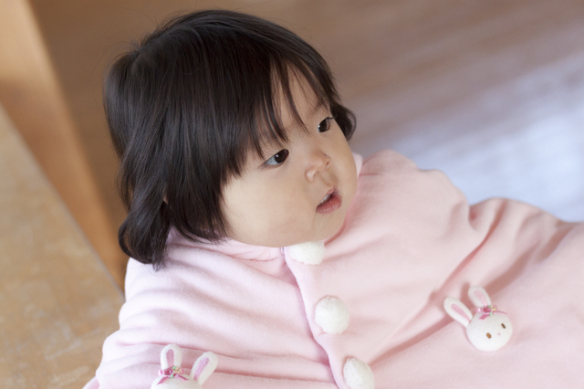 ベビーポンチョを着た赤ちゃん,赤ちゃん,ポンチョ,