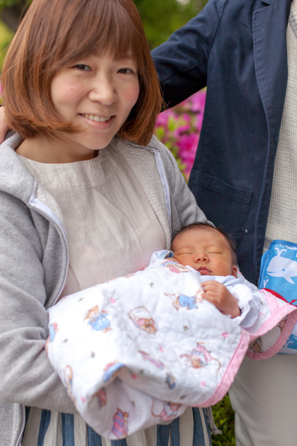 出産後退院するママ,出産,退院,服装