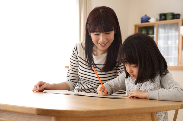 ストーリーを考える親子,手作り絵本,