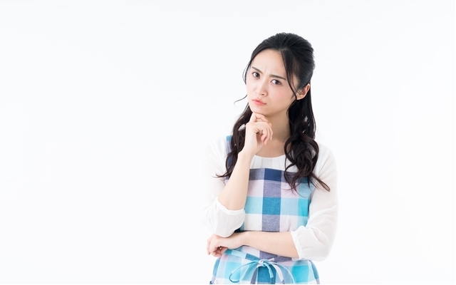 悩むプレママ,ベビー布団,