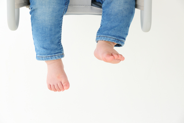 椅子の座り心地を確認して,座らない,赤ちゃん,