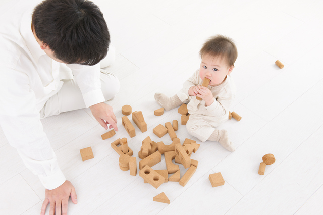 おもちゃを舐める赤ちゃん,赤ちゃん,おもちゃ,作り方