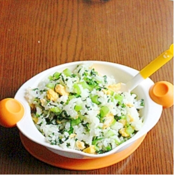 小松菜としらすと卵のチャーハン（離乳食）,離乳食,取り分け,レシピ
