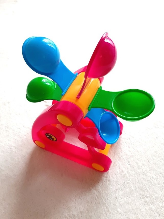 なかよしすいしゃ セリア,100均,おもちゃ,赤ちゃん