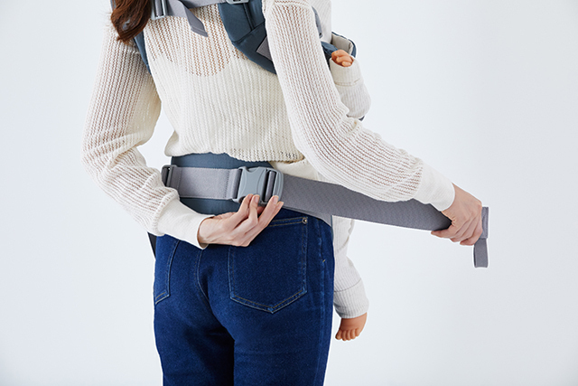 腰ベルトを留めて調節するだけ,ベビーキャリア,カトージ,