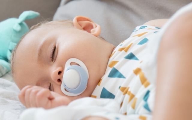 赤ちゃんとニップル,