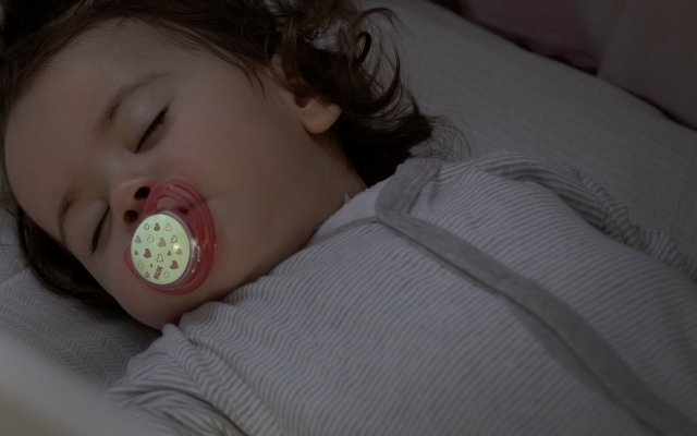 眠っている赤ちゃん,