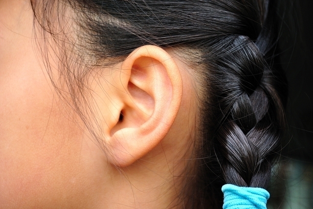 女の子の耳,滲出性中耳炎,子供,