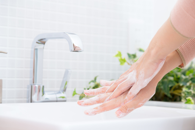 手洗いをする女性,RSウイルス,感染症,