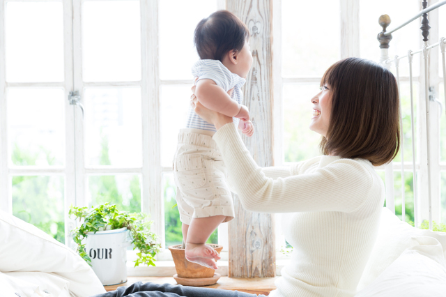 笑顔で子どもを抱くママ,出産後,セックス,