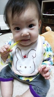 クリニカkid's歯ブラシを口に入れている赤ちゃん,コズレ,プレゼント,当選