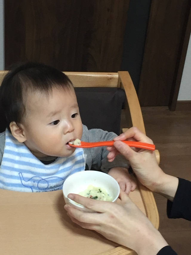 和光堂らくらくまんまマカロニを食べている男の子,コズレ,プレゼント,当選