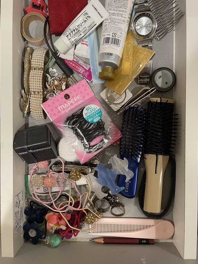 洗面所のちらかった引き出し,タオル,整理収納,