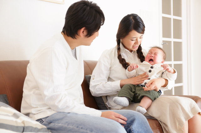 赤ちゃん大泣き両親,中耳炎,赤ちゃん,