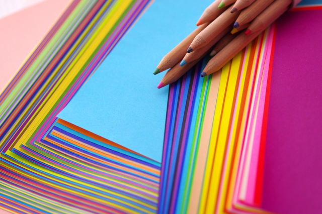 カラフルな折り紙,色遊び,保育,ゲーム