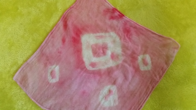 染色したガーゼ,色遊び,保育,ゲーム