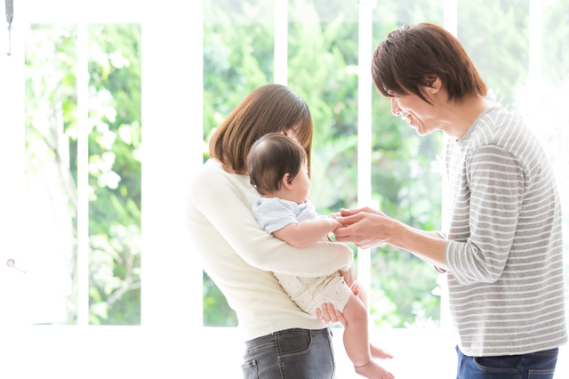 家族のスキンシップ,赤ちゃん,コミュニケーション,