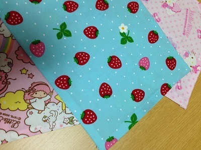 イチゴ柄とキキララの生地,裁縫上手,