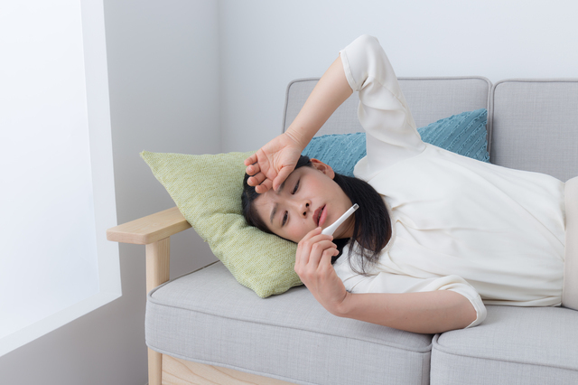 発熱中の女性,妊娠中,病気,