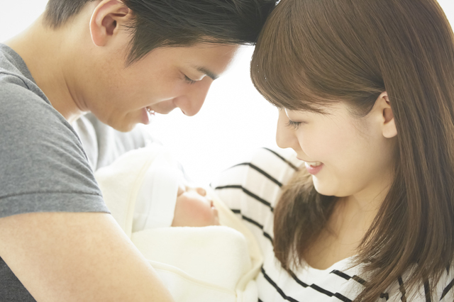 新生児と両親,命名式,