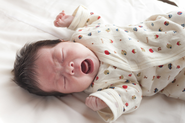 泣く赤ちゃん,生後0ヶ月,赤ちゃん,