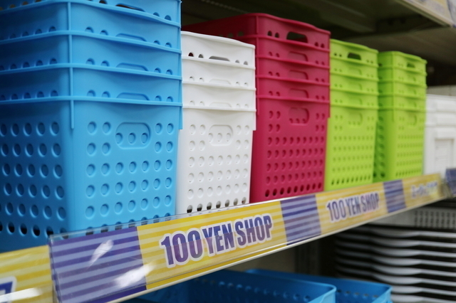 100円ショップのかご,ベビー服,収納,100均
