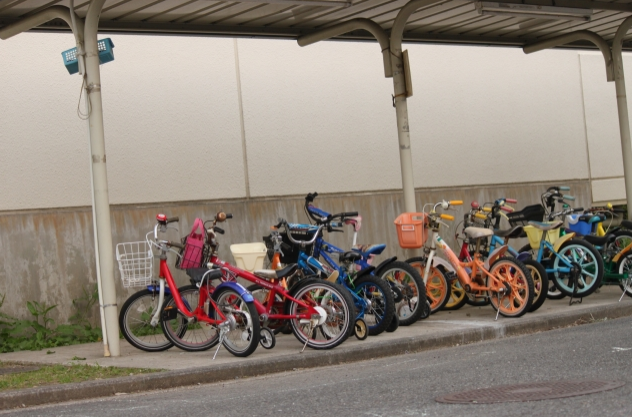 駐輪場,三輪車,1歳,