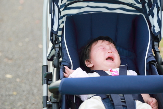 泣く赤ちゃん,生後,11ヶ月,