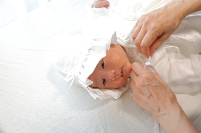 セレモニードレスを着る赤ちゃん,ベビー,セレモニードレス,