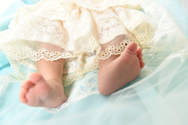 赤ちゃんの足,ベビー,セレモニードレス,